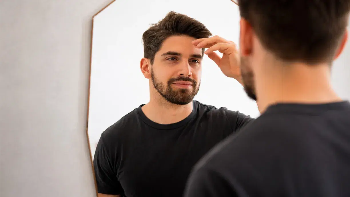 Como é realizado um transplante de cabelo sem barbear?
